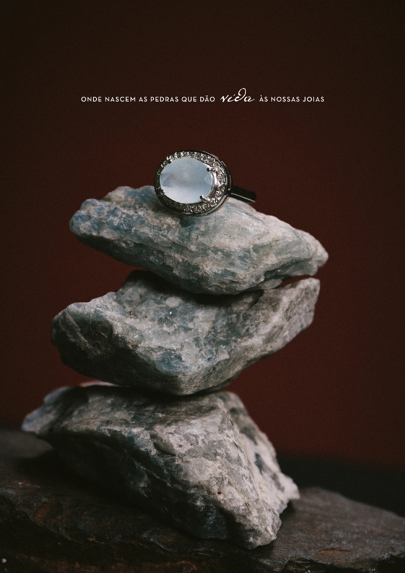 Anel Água Marinha e Diamantes em Ouro Branco 18k — Abigail Roiz — vista 2